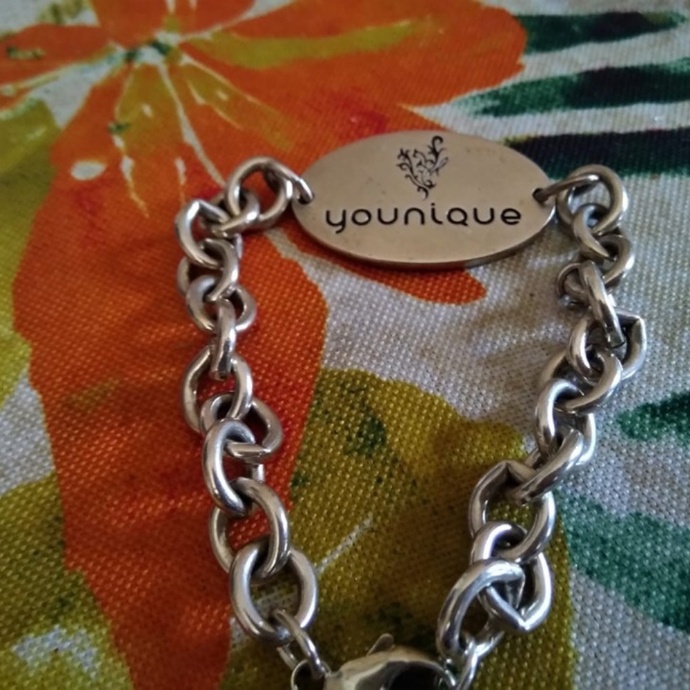 Younique Bracelet 9.25 Silver